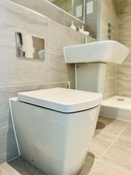 Stunning One Bedroom Apartment In Old Trafford Manchester Eksteriør bilde